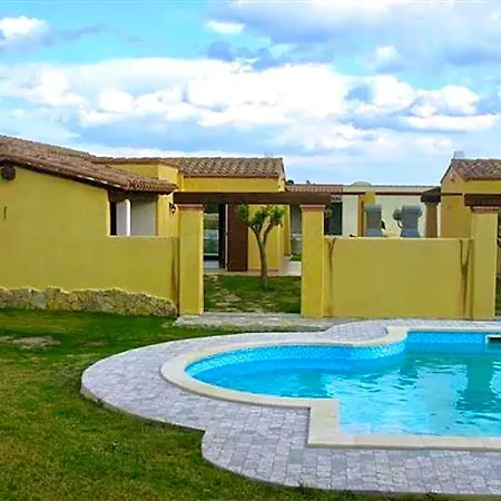 Isa-villas With Shared Pool In Costa Rei Just 500 Meters From The Sea 호텔